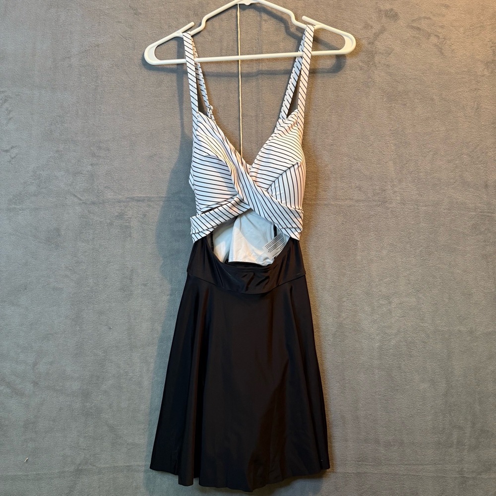 B2prity white striped with black tannins swim dress size XL